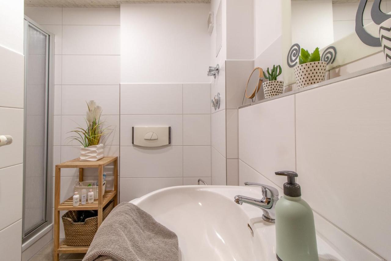 Modernes Apartment Im Gruenen I Balkon I Wlan I Stellplatz Schwarzenberg  Extérieur photo